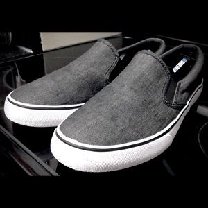 Men’s 10.5 Grey Slip On Shoes. GoodFellow & co